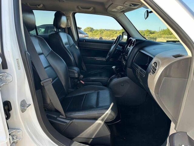 Белый Джип Патриот, объемом двигателя 2.4 л и пробегом 75 тыс. км за 7000 $, фото 10 на Automoto.ua