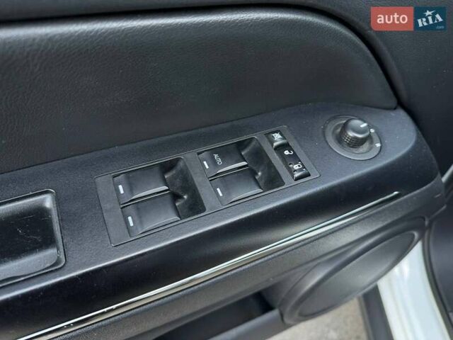 Белый Джип Патриот, объемом двигателя 2.36 л и пробегом 116 тыс. км за 11990 $, фото 14 на Automoto.ua