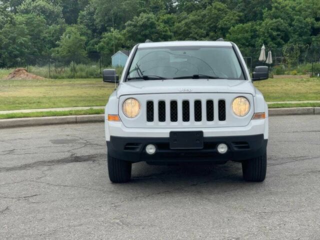 Белый Джип Патриот, объемом двигателя 2.4 л и пробегом 72 тыс. км за 3500 $, фото 1 на Automoto.ua