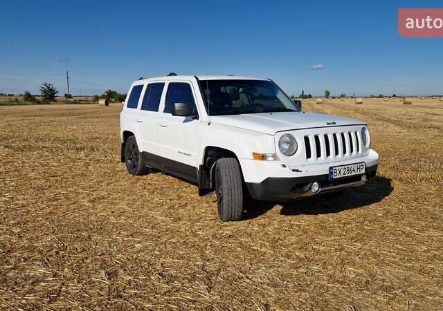 Белый Джип Патриот, объемом двигателя 2.4 л и пробегом 112 тыс. км за 11500 $, фото 6 на Automoto.ua