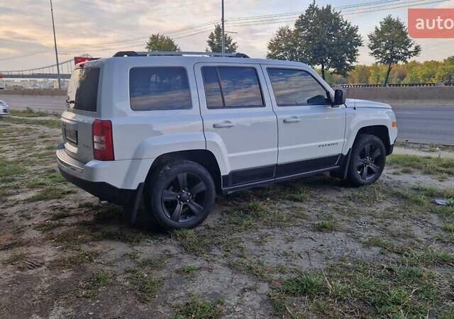 Белый Джип Патриот, объемом двигателя 2.4 л и пробегом 112 тыс. км за 11500 $, фото 7 на Automoto.ua