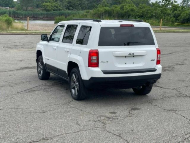 Белый Джип Патриот, объемом двигателя 2.4 л и пробегом 72 тыс. км за 3500 $, фото 5 на Automoto.ua