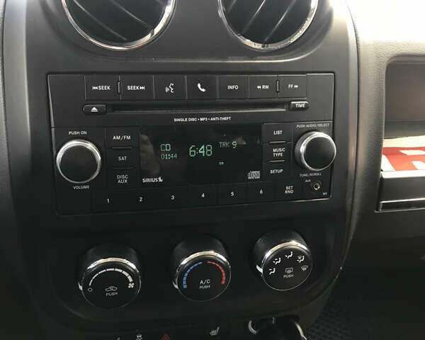 Белый Джип Патриот, объемом двигателя 2.4 л и пробегом 120 тыс. км за 10200 $, фото 7 на Automoto.ua