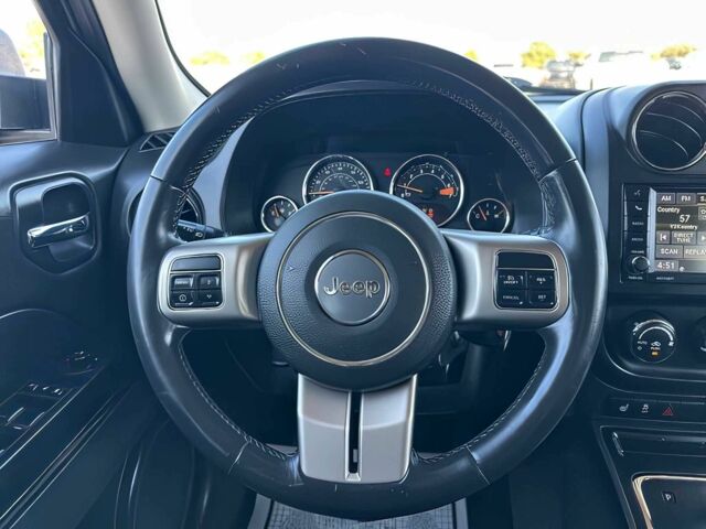 Белый Джип Патриот, объемом двигателя 2.4 л и пробегом 75 тыс. км за 7000 $, фото 9 на Automoto.ua