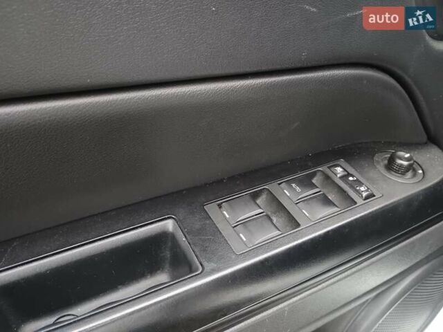 Білий Джип Patriot, об'ємом двигуна 2.36 л та пробігом 80 тис. км за 12700 $, фото 16 на Automoto.ua