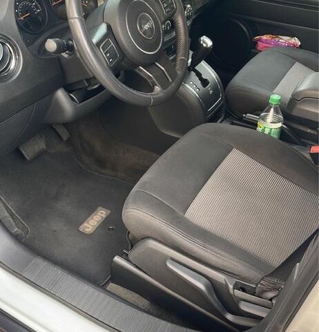 Белый Джип Патриот, объемом двигателя 2.4 л и пробегом 135 тыс. км за 10000 $, фото 1 на Automoto.ua