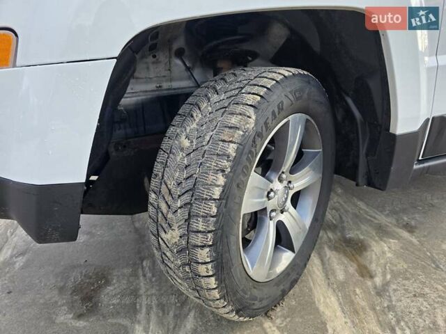 Белый Джип Патриот, объемом двигателя 2.36 л и пробегом 104 тыс. км за 11500 $, фото 10 на Automoto.ua