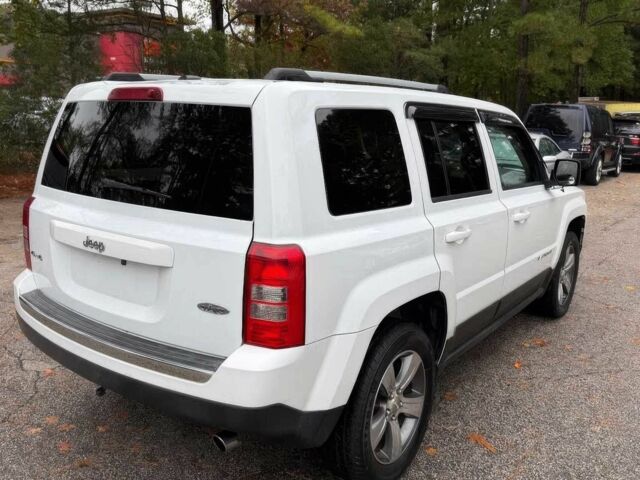 Белый Джип Патриот, объемом двигателя 2.4 л и пробегом 53 тыс. км за 5400 $, фото 5 на Automoto.ua
