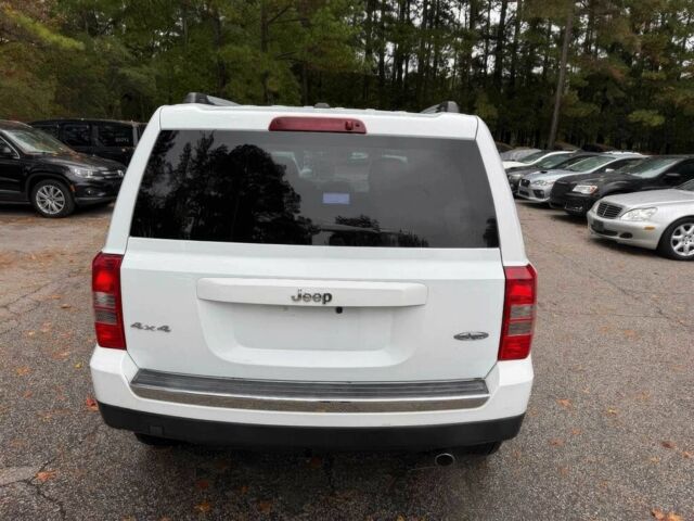 Белый Джип Патриот, объемом двигателя 2.4 л и пробегом 53 тыс. км за 5400 $, фото 4 на Automoto.ua