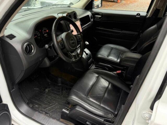 Белый Джип Патриот, объемом двигателя 2.4 л и пробегом 53 тыс. км за 5400 $, фото 9 на Automoto.ua