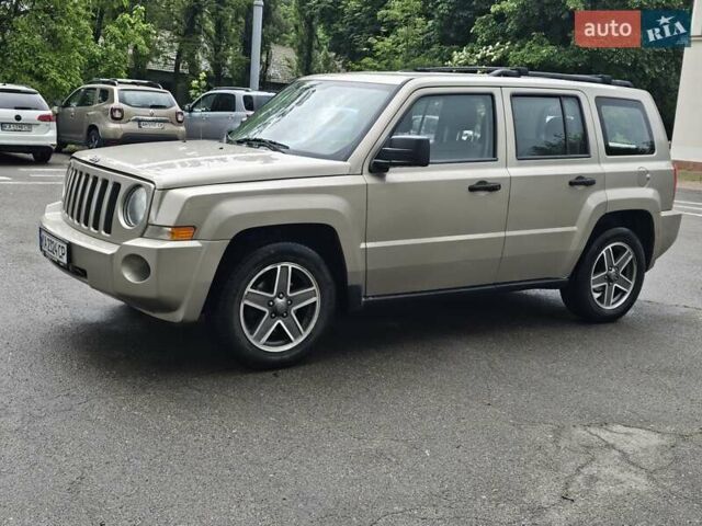 Бежевый Джип Патриот, объемом двигателя 2.36 л и пробегом 220 тыс. км за 7200 $, фото 10 на Automoto.ua