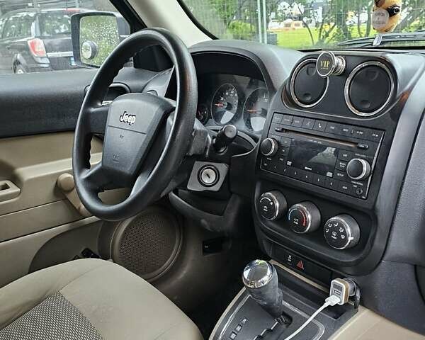 Бежевый Джип Патриот, объемом двигателя 2.36 л и пробегом 220 тыс. км за 7200 $, фото 22 на Automoto.ua