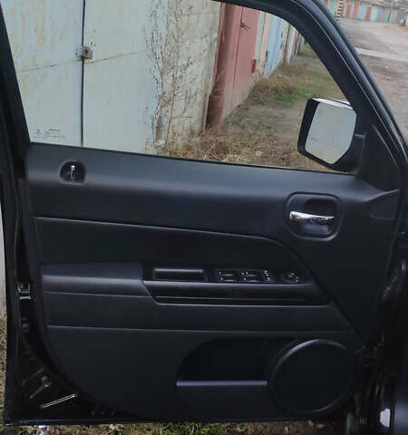 Черный Джип Патриот, объемом двигателя 2 л и пробегом 109 тыс. км за 12300 $, фото 40 на Automoto.ua