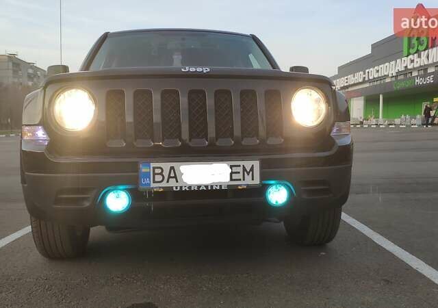 Черный Джип Патриот, объемом двигателя 2 л и пробегом 109 тыс. км за 12300 $, фото 8 на Automoto.ua