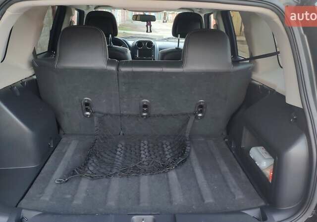 Черный Джип Патриот, объемом двигателя 2 л и пробегом 109 тыс. км за 12300 $, фото 59 на Automoto.ua