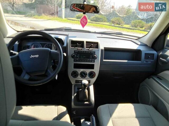 Чорний Джип Patriot, об'ємом двигуна 2 л та пробігом 285 тис. км за 4800 $, фото 6 на Automoto.ua