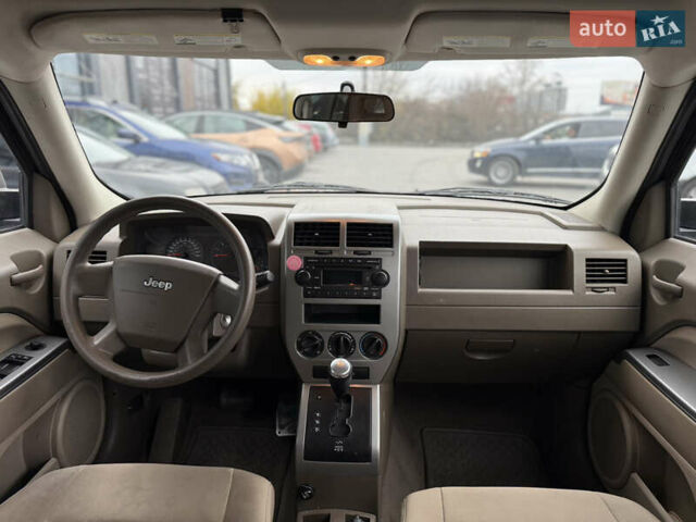 Чорний Джип Patriot, об'ємом двигуна 2.36 л та пробігом 204 тис. км за 7900 $, фото 9 на Automoto.ua