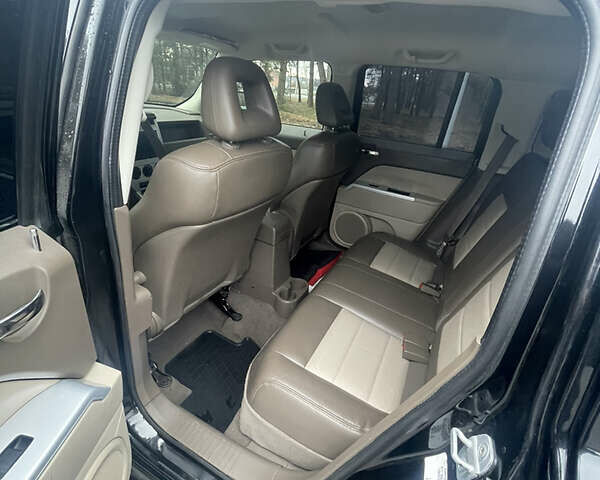 Черный Джип Патриот, объемом двигателя 2 л и пробегом 269 тыс. км за 8300 $, фото 1 на Automoto.ua