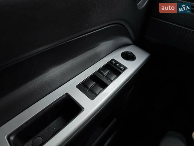 Черный Джип Патриот, объемом двигателя 2.36 л и пробегом 150 тыс. км за 7900 $, фото 14 на Automoto.ua