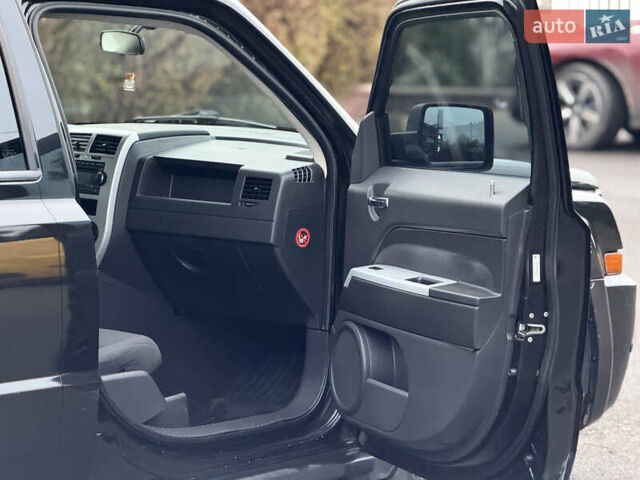 Черный Джип Патриот, объемом двигателя 2.36 л и пробегом 150 тыс. км за 7900 $, фото 28 на Automoto.ua