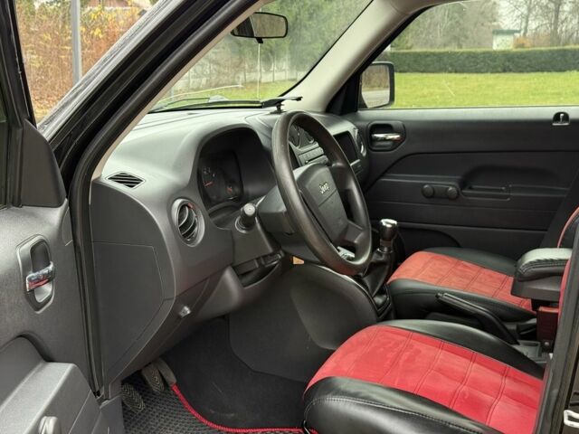 Чорний Джип Patriot, об'ємом двигуна 2 л та пробігом 240 тис. км за 8500 $, фото 12 на Automoto.ua