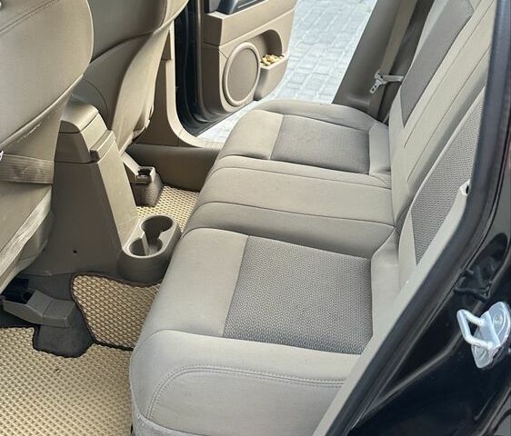 Чорний Джип Patriot, об'ємом двигуна 2 л та пробігом 300 тис. км за 8500 $, фото 6 на Automoto.ua