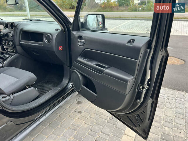 Черный Джип Патриот, объемом двигателя 2.14 л и пробегом 283 тыс. км за 9999 $, фото 30 на Automoto.ua