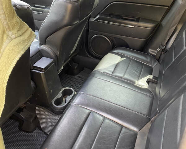 Черный Джип Патриот, объемом двигателя 2.36 л и пробегом 188 тыс. км за 6000 $, фото 6 на Automoto.ua