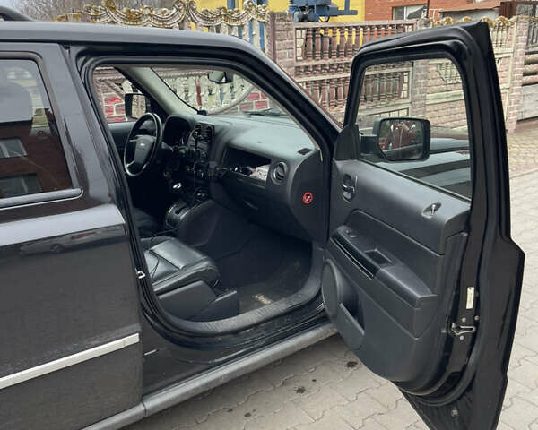Чорний Джип Patriot, об'ємом двигуна 2.4 л та пробігом 225 тис. км за 9300 $, фото 7 на Automoto.ua