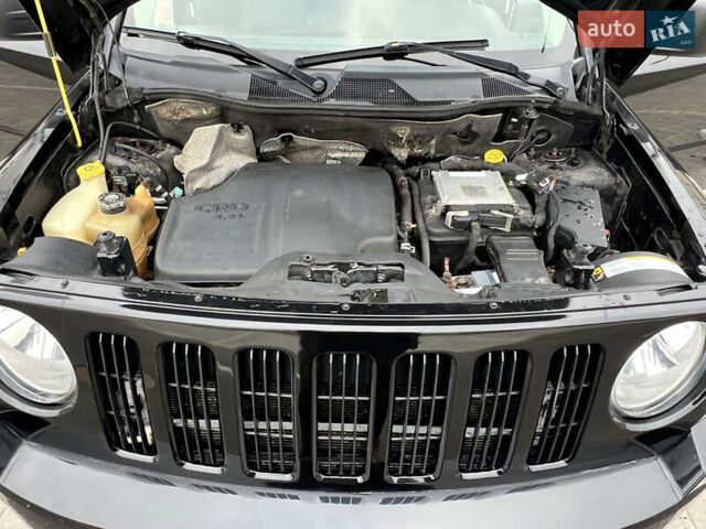 Черный Джип Патриот, объемом двигателя 2.14 л и пробегом 283 тыс. км за 9999 $, фото 1 на Automoto.ua