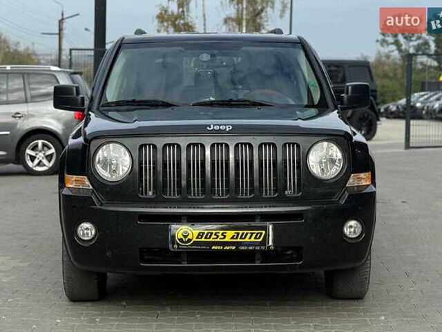 Черный Джип Патриот, объемом двигателя 2.14 л и пробегом 226 тыс. км за 11000 $, фото 1 на Automoto.ua