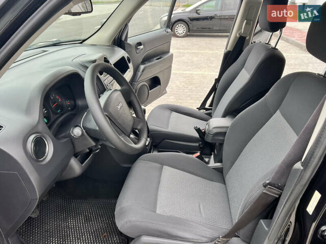 Черный Джип Патриот, объемом двигателя 2.14 л и пробегом 283 тыс. км за 9999 $, фото 10 на Automoto.ua