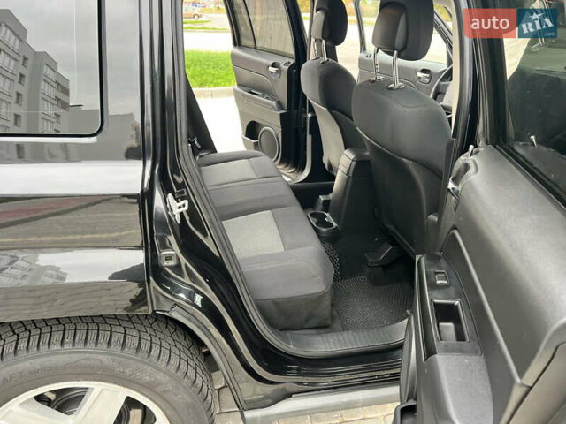 Черный Джип Патриот, объемом двигателя 2.14 л и пробегом 283 тыс. км за 9999 $, фото 28 на Automoto.ua