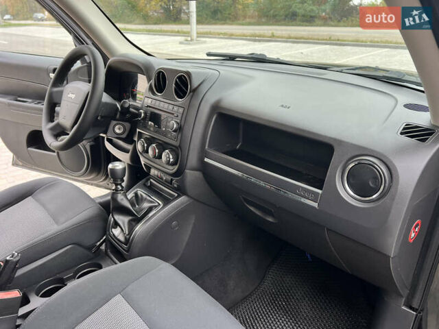 Черный Джип Патриот, объемом двигателя 2.14 л и пробегом 283 тыс. км за 9999 $, фото 29 на Automoto.ua
