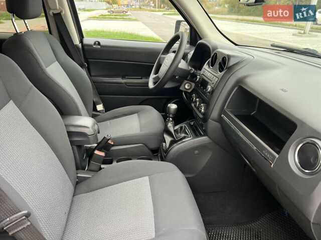 Черный Джип Патриот, объемом двигателя 2.14 л и пробегом 283 тыс. км за 9999 $, фото 37 на Automoto.ua