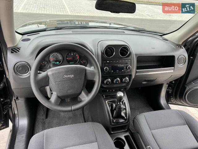 Черный Джип Патриот, объемом двигателя 2.14 л и пробегом 283 тыс. км за 9999 $, фото 36 на Automoto.ua