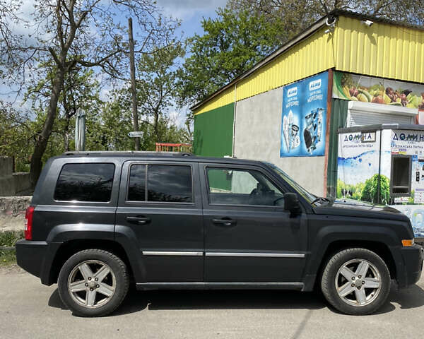 Черный Джип Патриот, объемом двигателя 2.36 л и пробегом 188 тыс. км за 6000 $, фото 2 на Automoto.ua