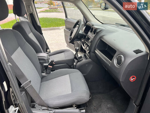 Черный Джип Патриот, объемом двигателя 2.14 л и пробегом 283 тыс. км за 9999 $, фото 20 на Automoto.ua