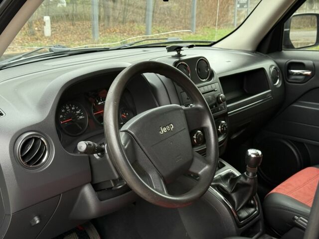 Чорний Джип Patriot, об'ємом двигуна 2 л та пробігом 240 тис. км за 8500 $, фото 13 на Automoto.ua