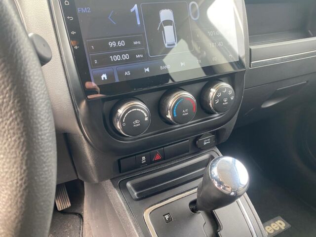 Черный Джип Патриот, объемом двигателя 2.4 л и пробегом 310 тыс. км за 8800 $, фото 15 на Automoto.ua