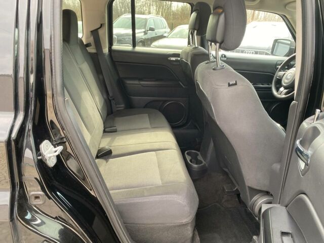 Черный Джип Патриот, объемом двигателя 2.4 л и пробегом 310 тыс. км за 8800 $, фото 19 на Automoto.ua