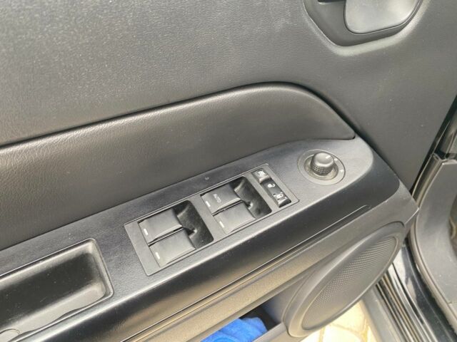 Черный Джип Патриот, объемом двигателя 2.4 л и пробегом 310 тыс. км за 8800 $, фото 11 на Automoto.ua