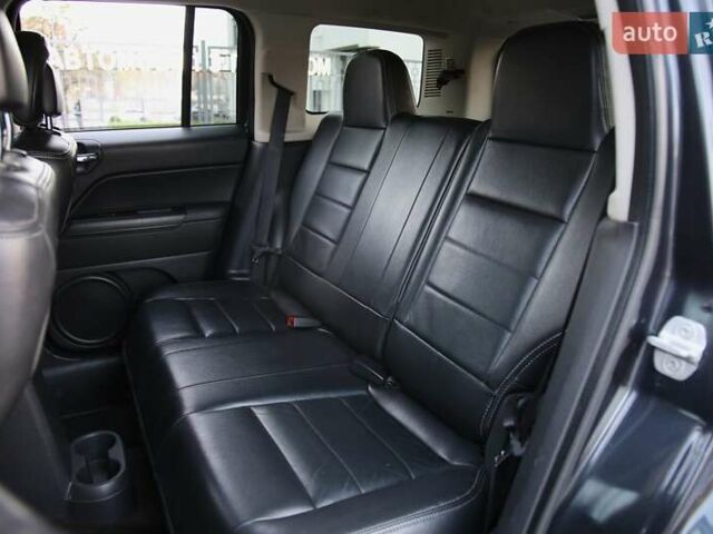 Черный Джип Патриот, объемом двигателя 2.36 л и пробегом 230 тыс. км за 9600 $, фото 7 на Automoto.ua