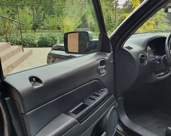 Черный Джип Патриот, объемом двигателя 2.36 л и пробегом 155 тыс. км за 10500 $, фото 18 на Automoto.ua