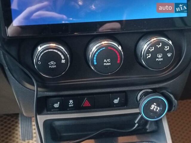 Черный Джип Патриот, объемом двигателя 2.4 л и пробегом 187 тыс. км за 9290 $, фото 26 на Automoto.ua