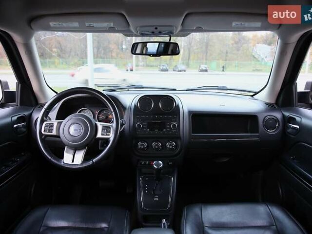 Черный Джип Патриот, объемом двигателя 2.36 л и пробегом 230 тыс. км за 9600 $, фото 11 на Automoto.ua