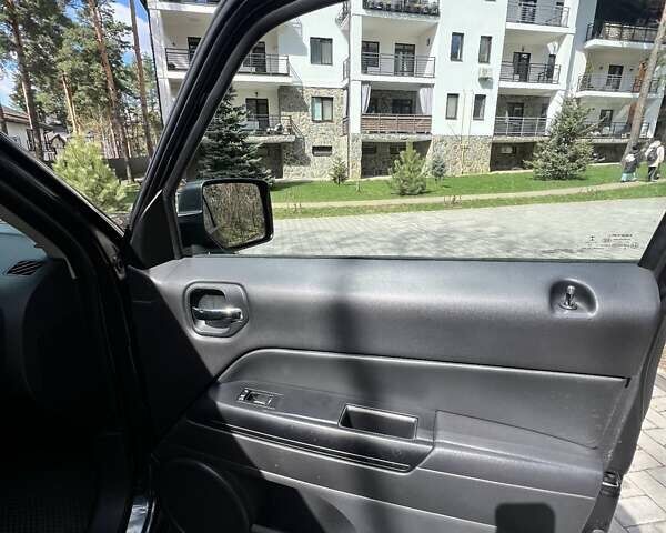 Черный Джип Патриот, объемом двигателя 2 л и пробегом 170 тыс. км за 8700 $, фото 12 на Automoto.ua