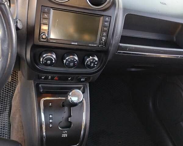 Черный Джип Патриот, объемом двигателя 2.36 л и пробегом 220 тыс. км за 12000 $, фото 9 на Automoto.ua