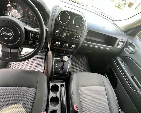 Черный Джип Патриот, объемом двигателя 2 л и пробегом 170 тыс. км за 8700 $, фото 10 на Automoto.ua