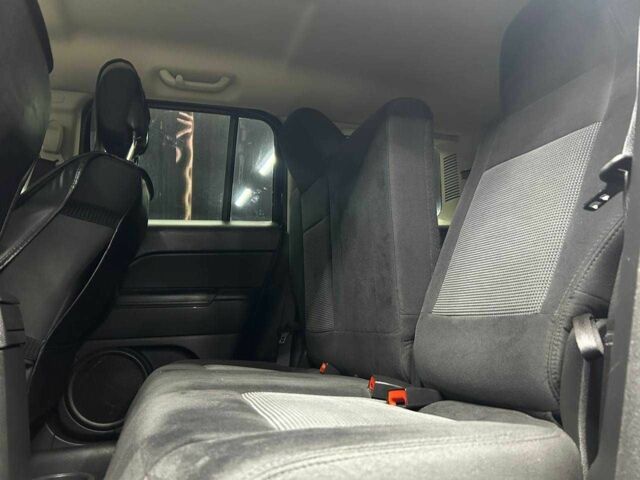 Чорний Джип Patriot, об'ємом двигуна 2.4 л та пробігом 104 тис. км за 11100 $, фото 18 на Automoto.ua